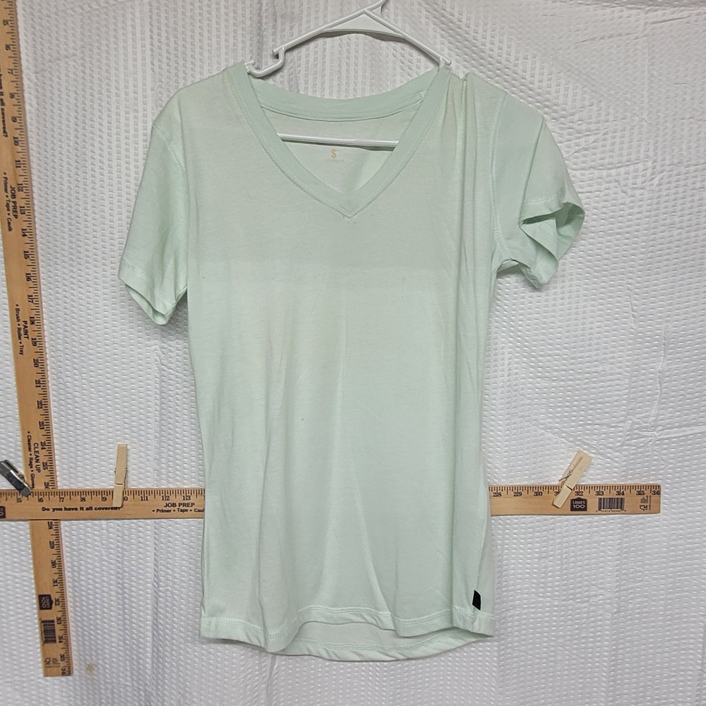 Lincoln Outfitters Womens Mint Green V-Neck Short Sleeve T-Shirt Small